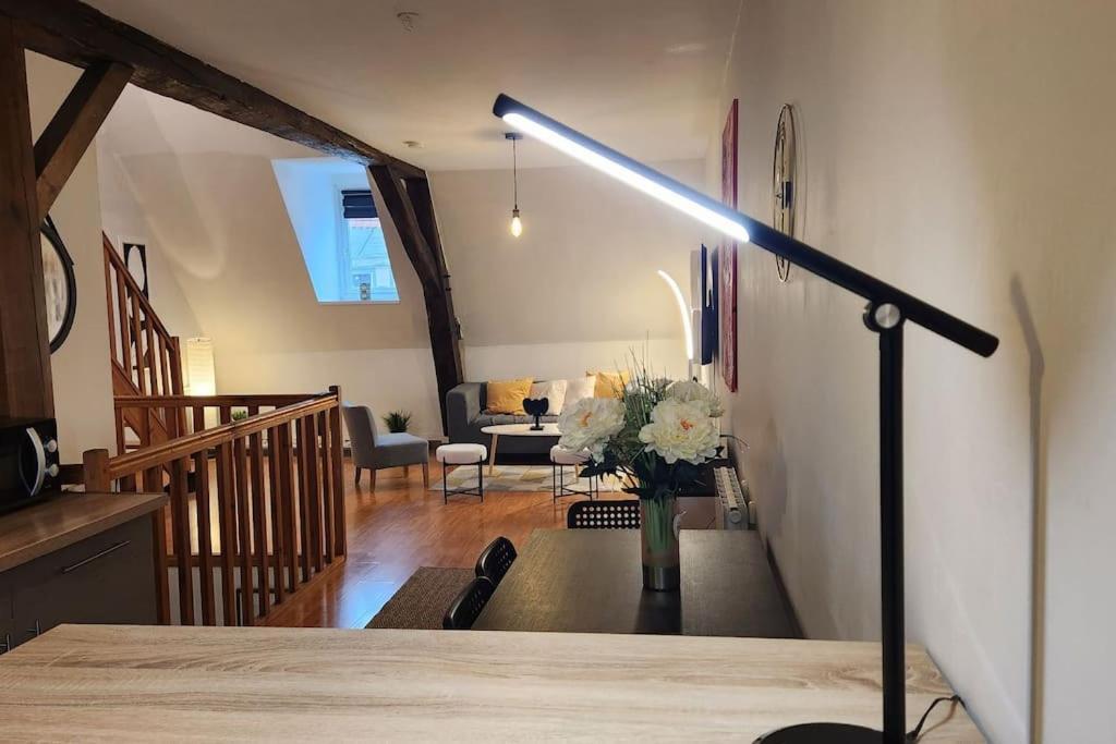 Apartamento Grand Duplex Du Beffroi Douai Exterior foto